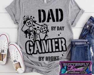 DAD BY DAY GAMER BY NIGHT (SCREEN PRINT)